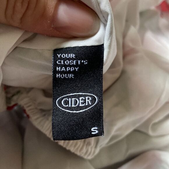 Cider Cherry Cropped Bubble Sleeve Top size Small - Picture 9 of 11